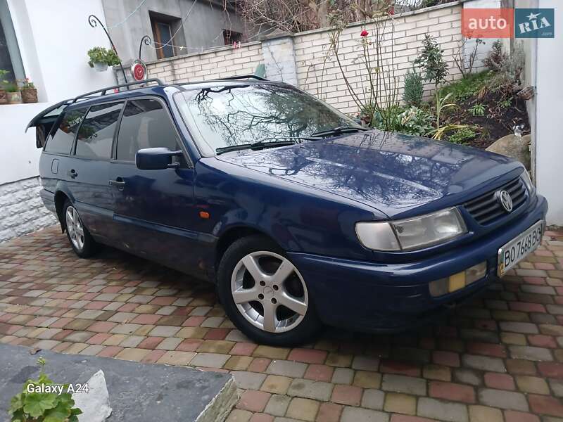 Універсал Volkswagen Passat 1996 в Рівному