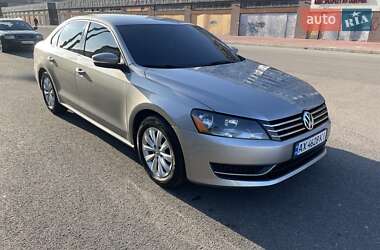Седан Volkswagen Passat 2013 в Харкові