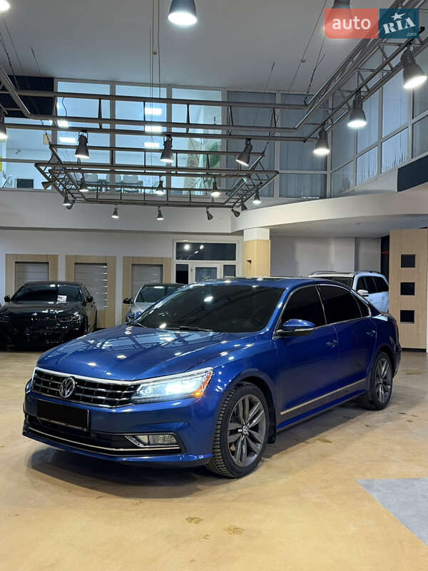 Седан Volkswagen Passat 2016 в Запоріжжі