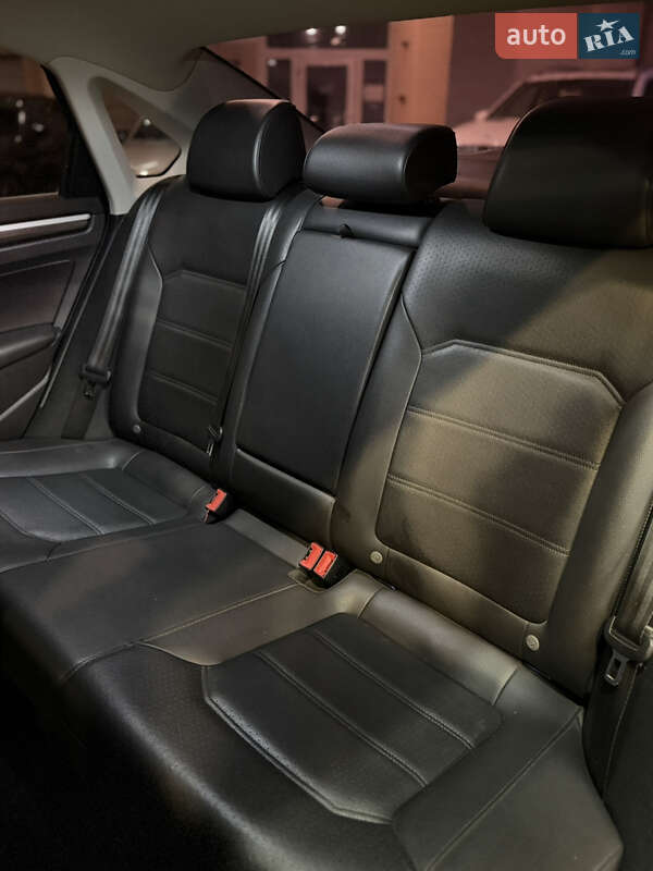 Седан Volkswagen Passat 2016 в Запоріжжі
