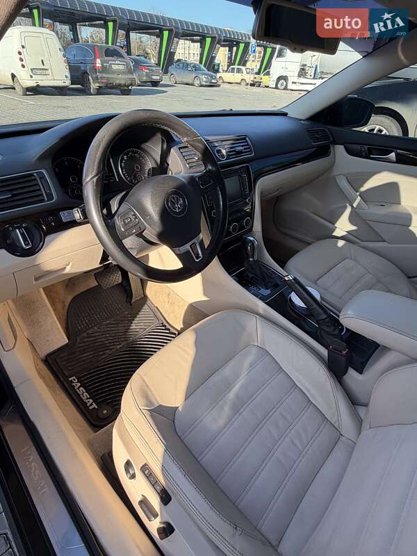 Седан Volkswagen Passat 2014 в Одесі