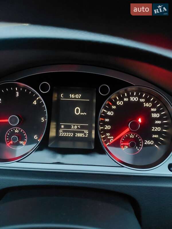 Универсал Volkswagen Passat 2011 в Хмельницком