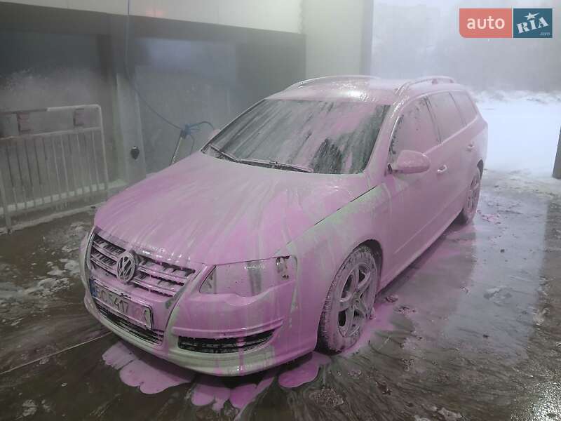 Універсал Volkswagen Passat 2010 в Львові
