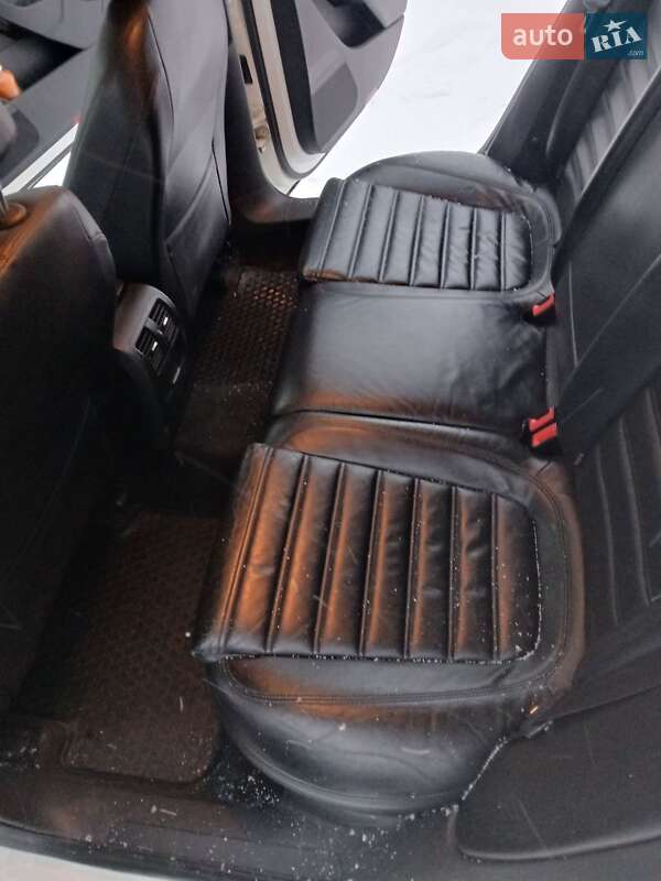 Універсал Volkswagen Passat 2010 в Львові