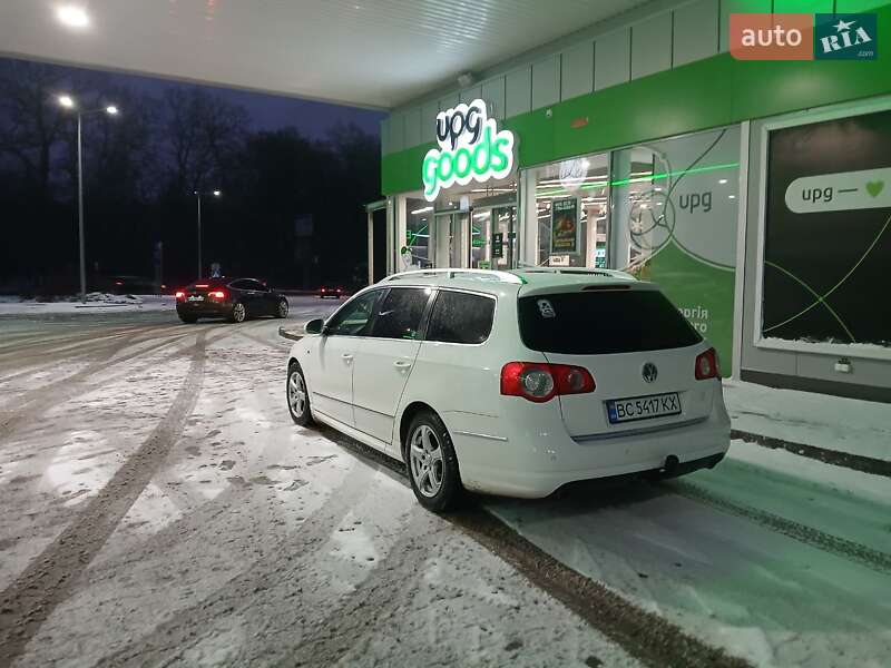Універсал Volkswagen Passat 2010 в Львові