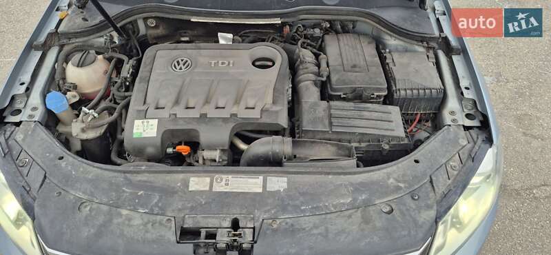 Универсал Volkswagen Passat 2012 в Харькове