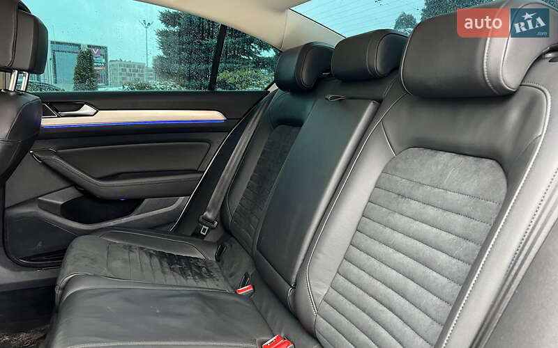 Седан Volkswagen Passat 2016 в Львові