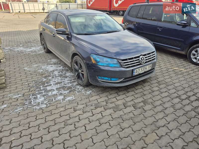 Седан Volkswagen Passat 2014 в Ужгороді