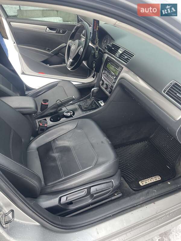 Седан Volkswagen Passat 2014 в Киеве