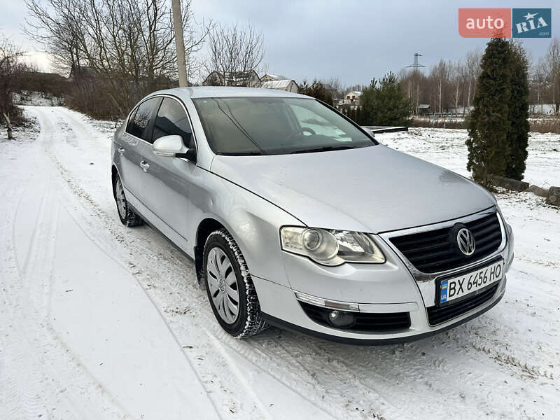 Седан Volkswagen Passat 2006 в Волочиську