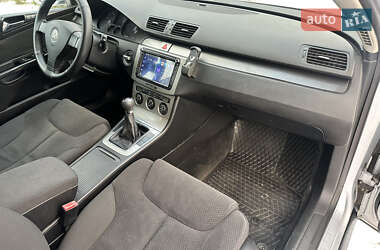 Седан Volkswagen Passat 2006 в Волочиске