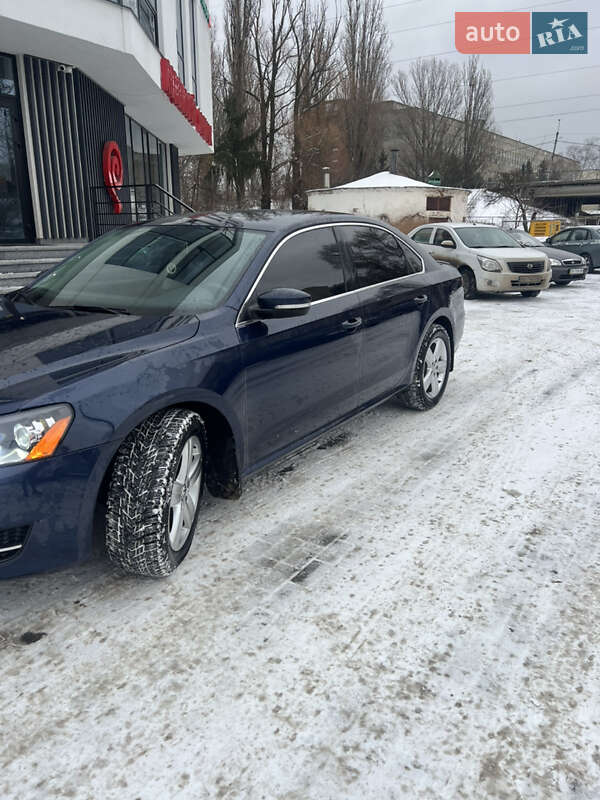 Седан Volkswagen Passat 2013 в Хмельницком