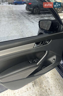 Седан Volkswagen Passat 2013 в Хмельницком