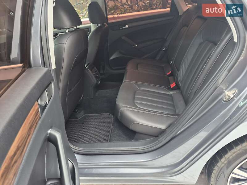 Седан Volkswagen Passat 2020 в Кременчуге