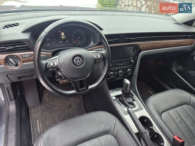 Седан Volkswagen Passat 2020 в Кременчуге
