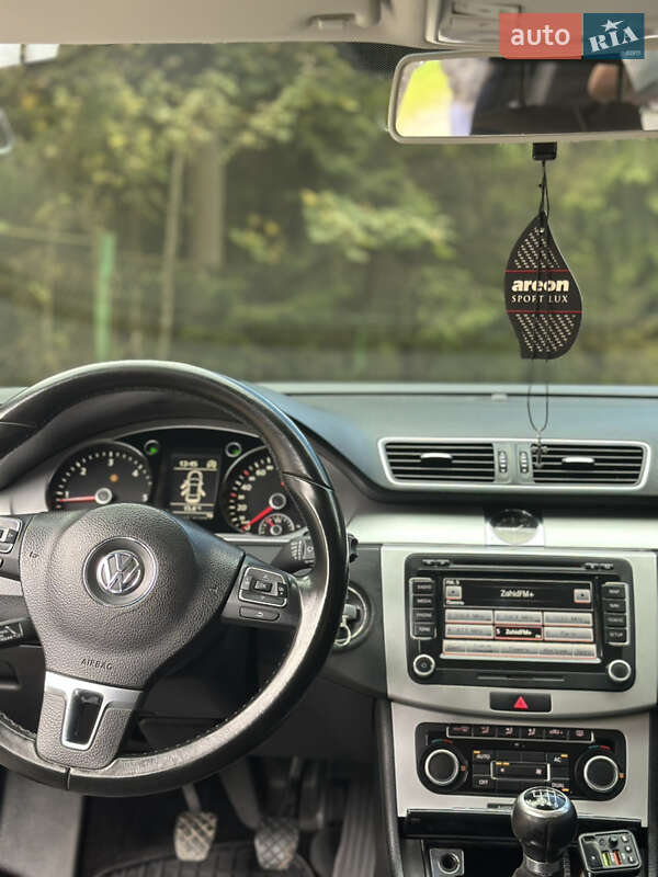 Седан Volkswagen Passat 2011 в Межгорье