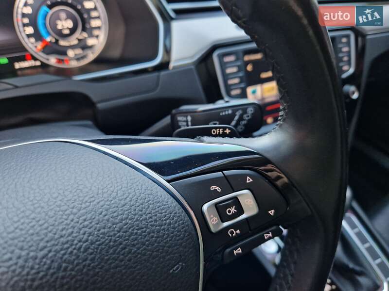 Універсал Volkswagen Passat 2016 в Києві фото 25 Універсал Volkswagen Passat 2016 в Києві