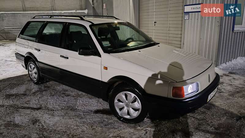 Універсал Volkswagen Passat 1993 в Лисянці