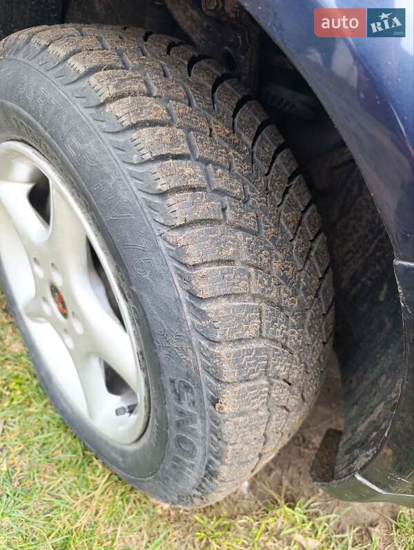 Універсал Volkswagen Passat 1997 в Новояворівську