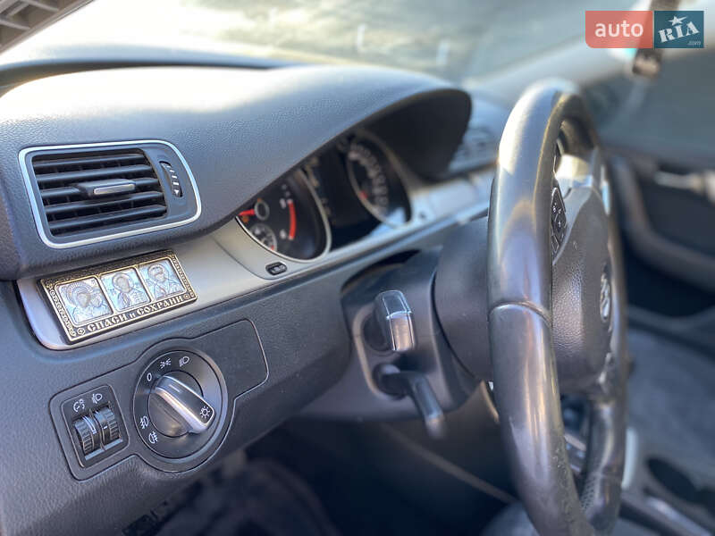 Універсал Volkswagen Passat 2013 в Бердичеві