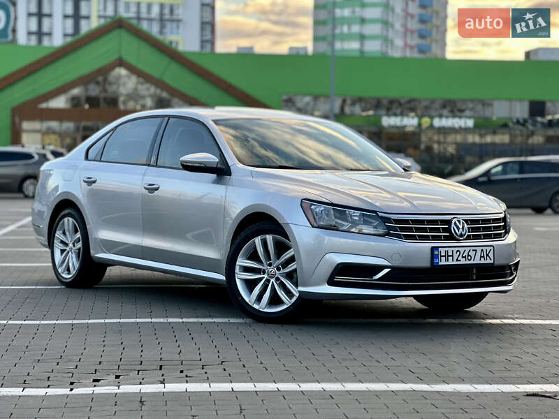 Седан Volkswagen Passat 2018 в Одессе