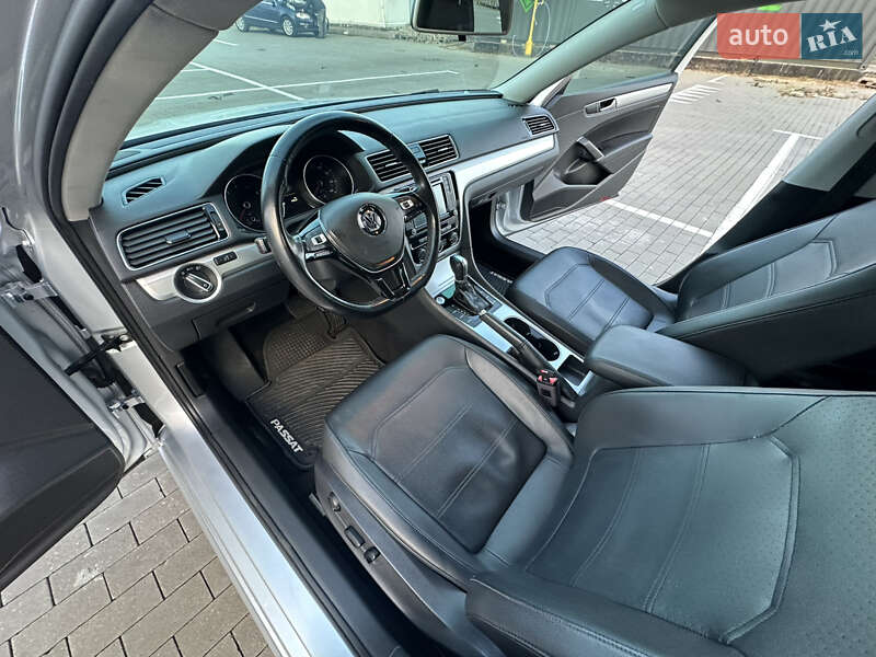 Седан Volkswagen Passat 2018 в Одессе