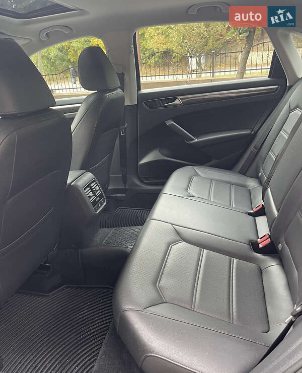 Седан Volkswagen Passat 2016 в Тернополі