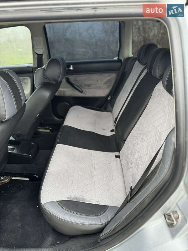 Универсал Volkswagen Passat 2003 в Нерубайском