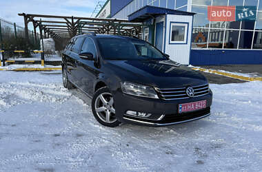 Універсал Volkswagen Passat 2011 в Сумах