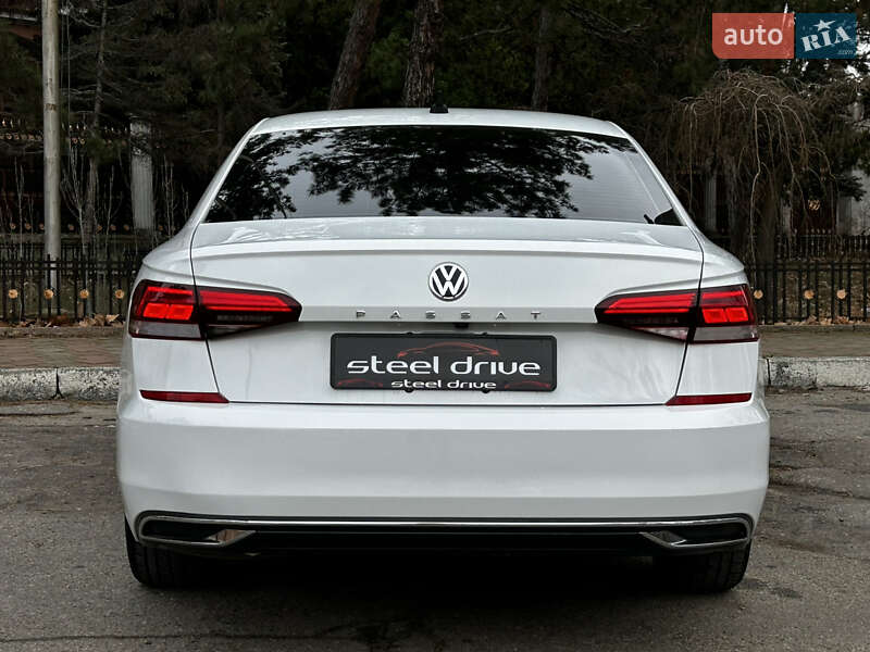 Седан Volkswagen Passat 2021 в Николаеве