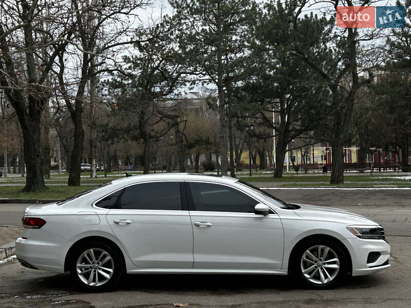 Седан Volkswagen Passat 2021 в Николаеве