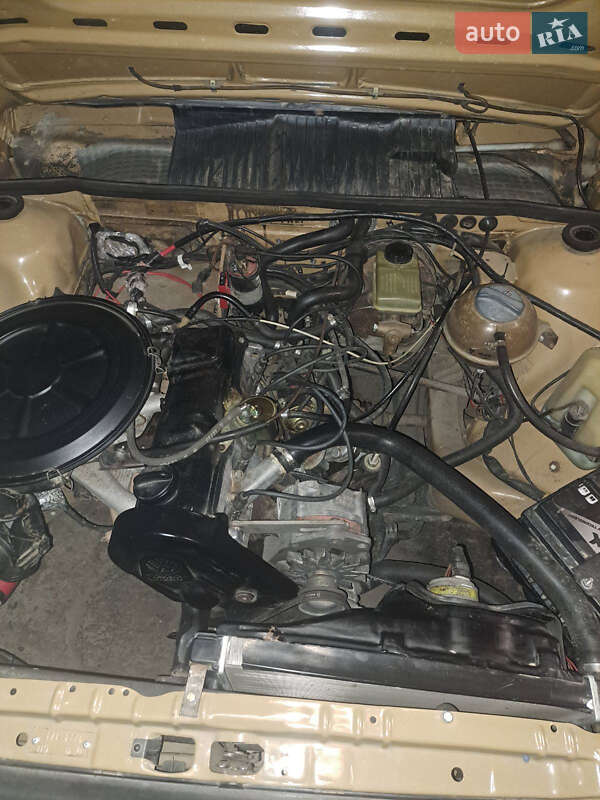 Хетчбек Volkswagen Passat 1981 в Ужгороді
