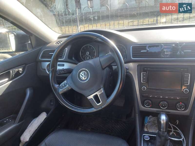 Седан Volkswagen Passat 2015 в Тернополе