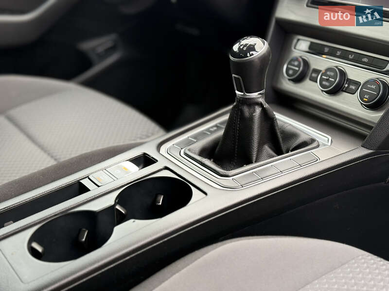 Универсал Volkswagen Passat 2016 в Луцке