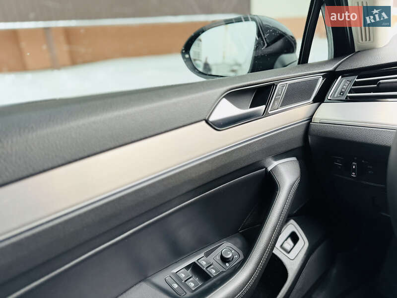 Универсал Volkswagen Passat 2018 в Ромнах