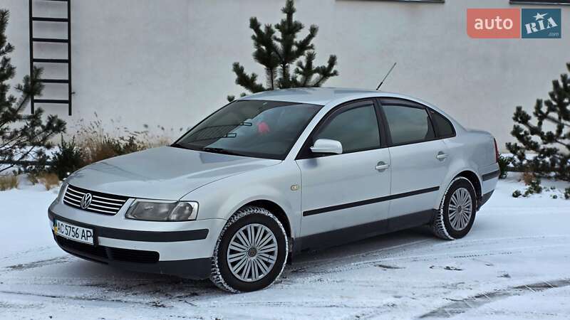 Седан Volkswagen Passat 1997 в Луцке
