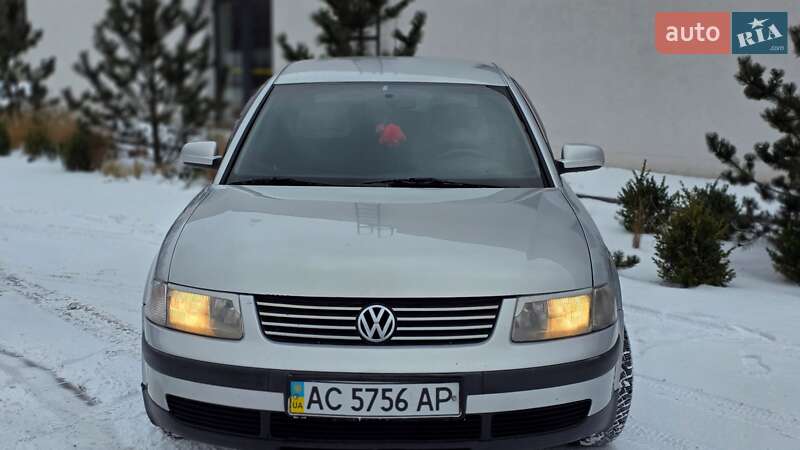 Седан Volkswagen Passat 1997 в Луцке