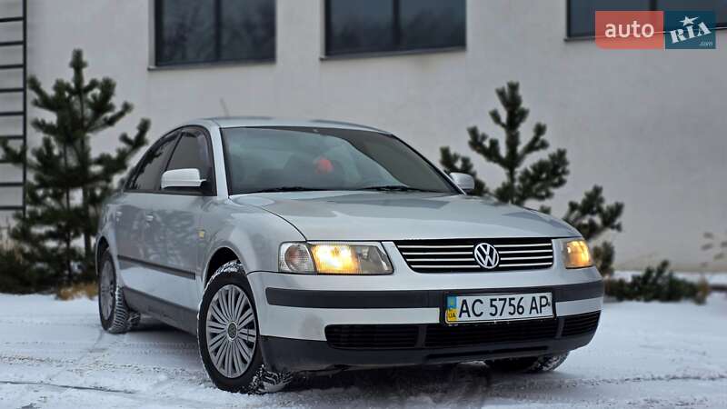 Седан Volkswagen Passat 1997 в Луцке