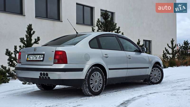 Седан Volkswagen Passat 1997 в Луцке