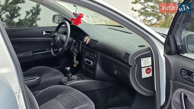 Седан Volkswagen Passat 1997 в Луцке