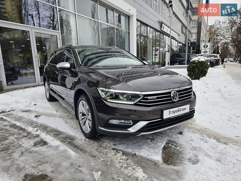 Универсал Volkswagen Passat 2018 в Киеве