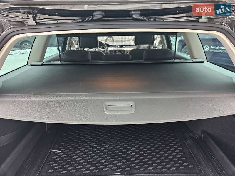 Универсал Volkswagen Passat 2018 в Киеве