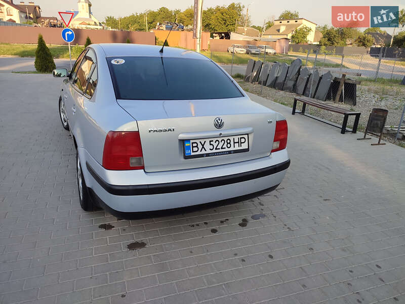 Седан Volkswagen Passat 1998 в Каменец-Подольском