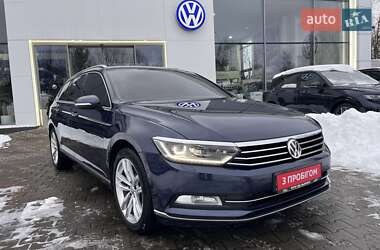 Універсал Volkswagen Passat 2017 в Житомирі