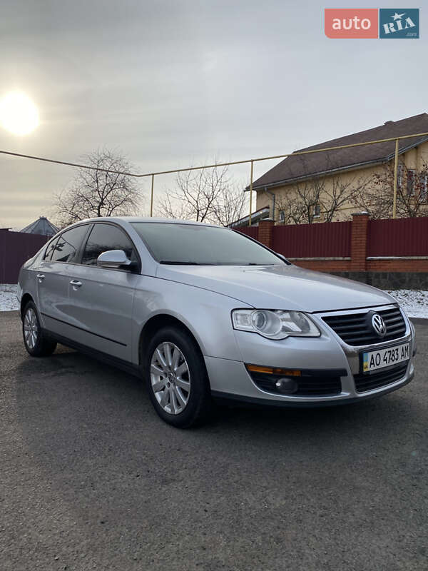 Седан Volkswagen Passat 2008 в Мукачевому