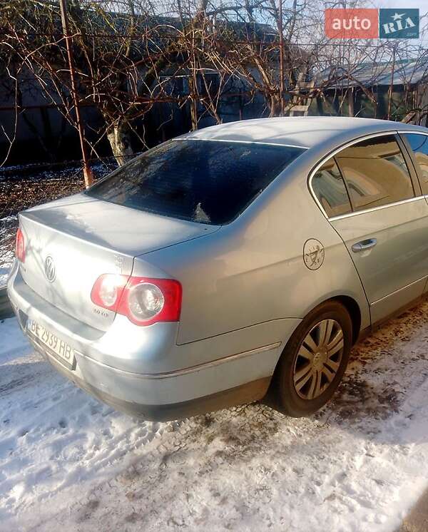 Седан Volkswagen Passat 2005 в Николаеве