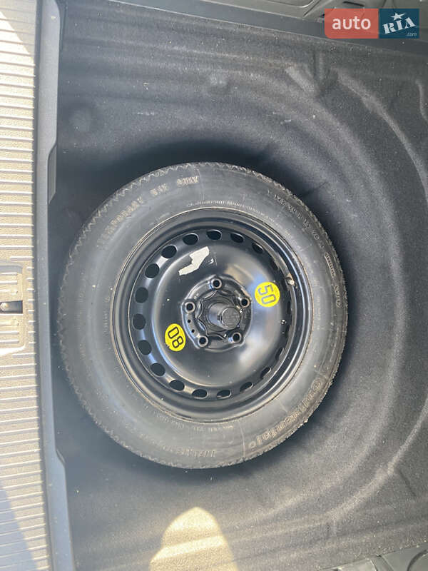 Универсал Volkswagen Passat 2015 в Нововолынске