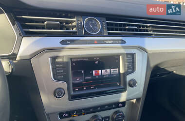 Универсал Volkswagen Passat 2015 в Нововолынске