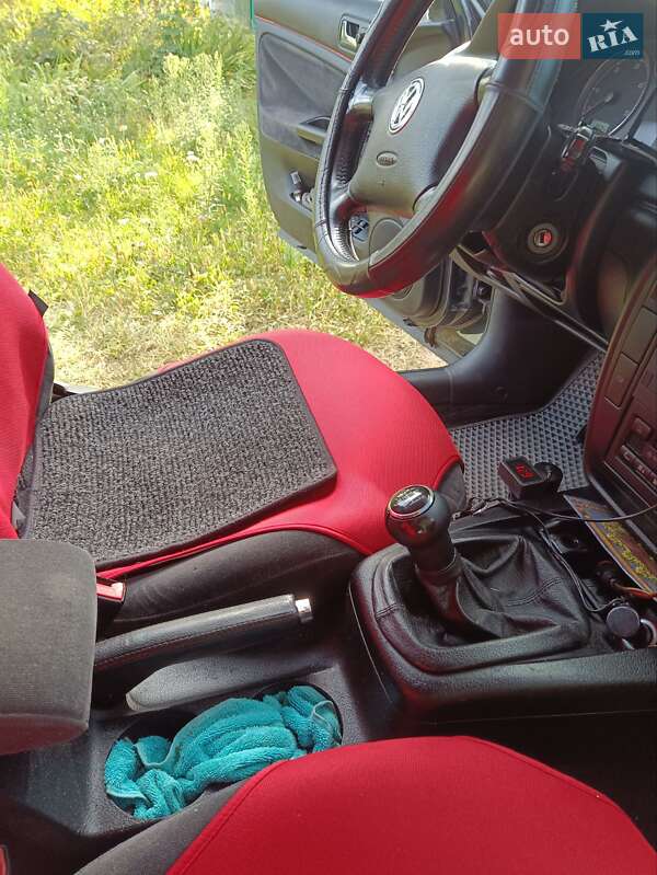 Універсал Volkswagen Passat 2001 в Путивлі