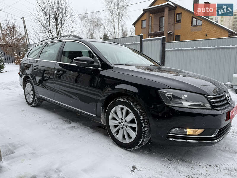 Универсал Volkswagen Passat 2012 в Киеве